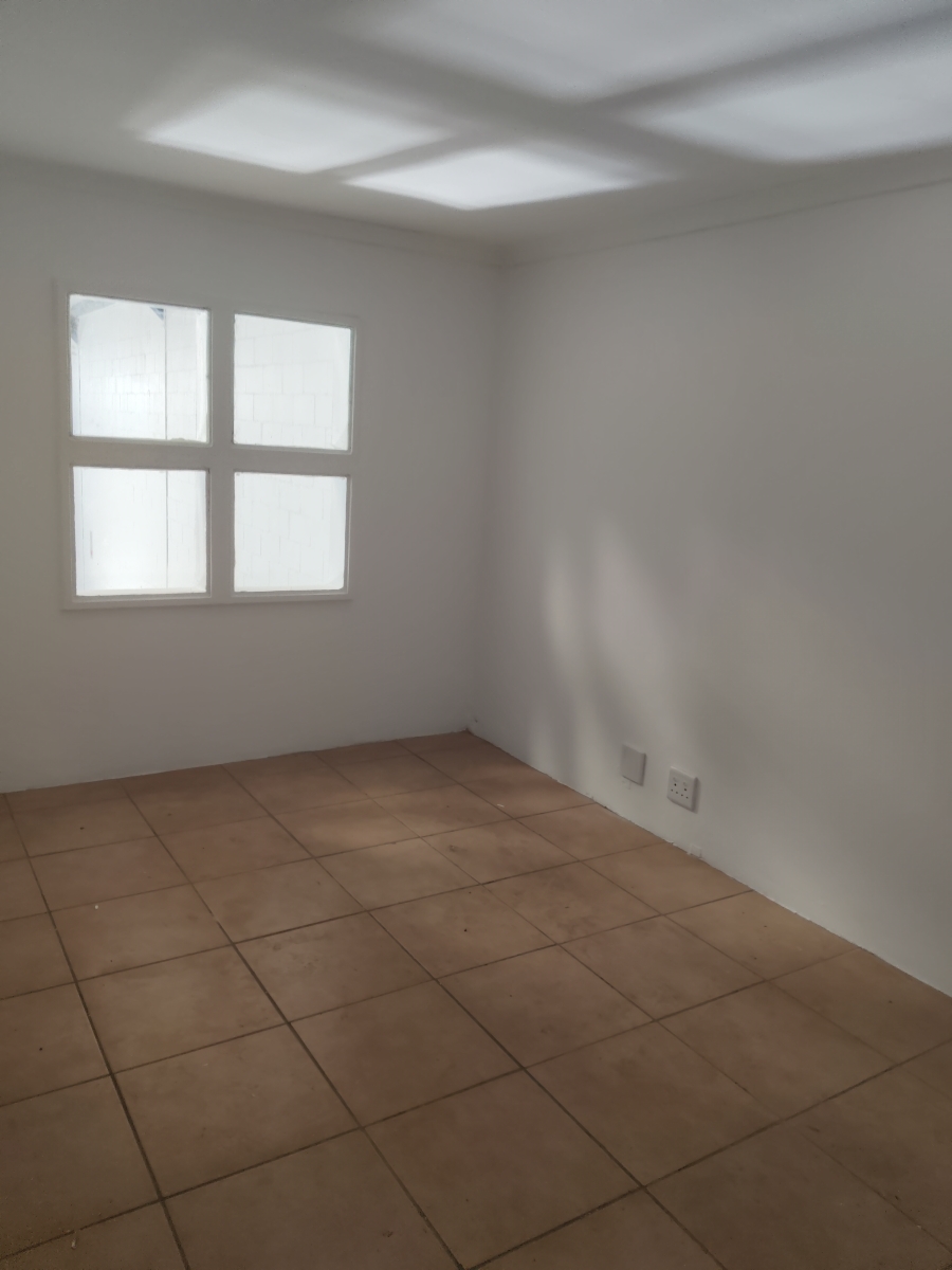 To Let Commercial Property for Rent in Okavango Park Western Cape